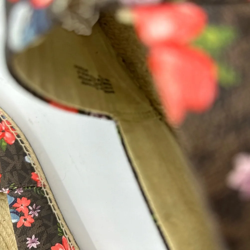 New!Michael Kors Womens Kendrick Slip-On Brown Floral signature logo siz… - Picture 15 of 16